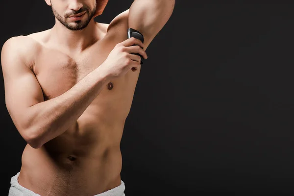 Oříznutý Pohled Sexy Muže Nanášejícího Deodorant Podpaží Izolované Černé — Stock fotografie