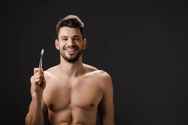 Σέξι Χαμογελαστός Γυμνός Άντρας Οδοντόβουρτσα Απομονωμένη Μαύρο — Φωτογραφία Αρχείου