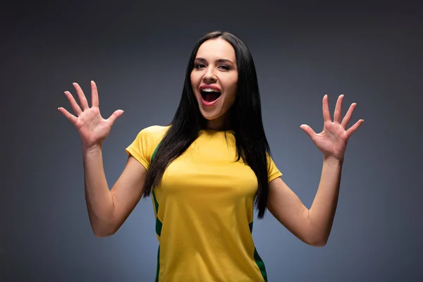 Excited Attractive Girl Gesturing Open Mouth Grey — Stock Photo, Image