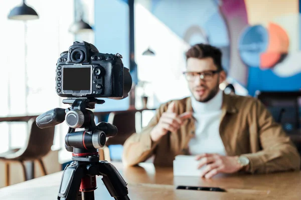 Selective Focus Blogger Front Digital Camera Table Coworking Space — Stock Photo, Image