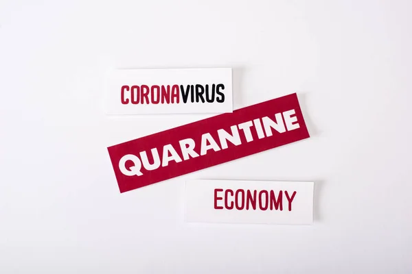 Bovenaanzicht Van Kaarten Met Quarantaine Coronavirus Economy Belettering Wit — Stockfoto