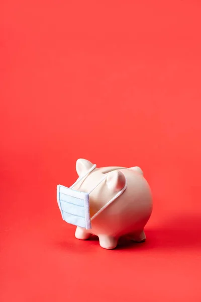 Piggy Bank Small Medical Mask Red Copy Space — Stock Photo, Image