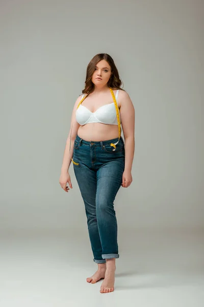 Upset Size Woman Jeans Bra Standing Grey — Stock Photo, Image