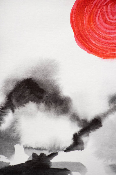 Японская живопись с холмом и красным солнцем на белом фоне
