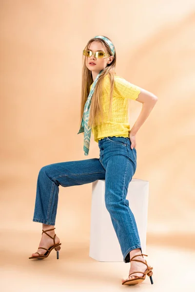 Beautiful Stylish Girl Jeans Yellow Shirt Sunglasses Heeled Sandals Silk — Stock Photo, Image