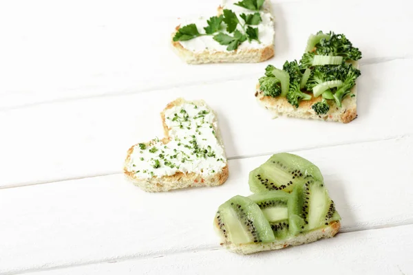 Heart Shaped Canape Creamy Cheese Broccoli Microgreen Parsley Kiwi White — Stock Photo, Image