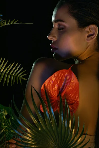 Back View Woman Closed Eyes Red Flower Leaves Isolated Black — Stock Photo, Image