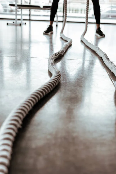 Cropped View Sportsman Training Battle Ropes Gym — Stock Photo, Image