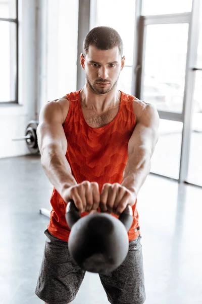 Selective Focus Strong Sportsman Exercising Heavy Dumbbell — Stock Photo, Image