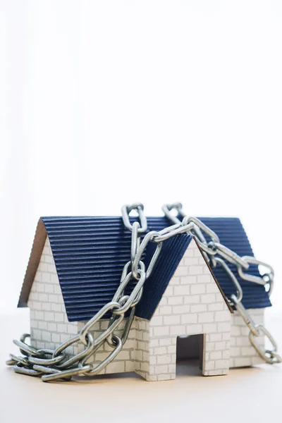 House Model Blue Roof Chain Isolated White — Stock Photo, Image