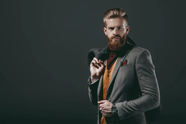 Stilvoller Mann mit Jacke in der Hand — Stockfoto
