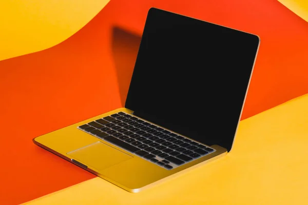 Laptop with blank screen — Stock Photo