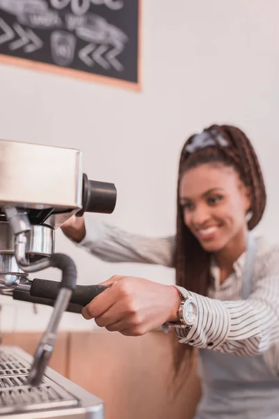 Barista making coffee with machine — Stock Photo