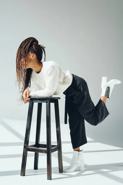 Menina elegante em roupa de inverno — Fotografia de Stock