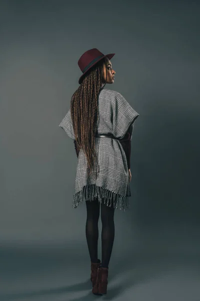 Chica afroamericana con estilo - foto de stock