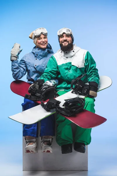 Young snowboarders with snowboards — Stock Photo