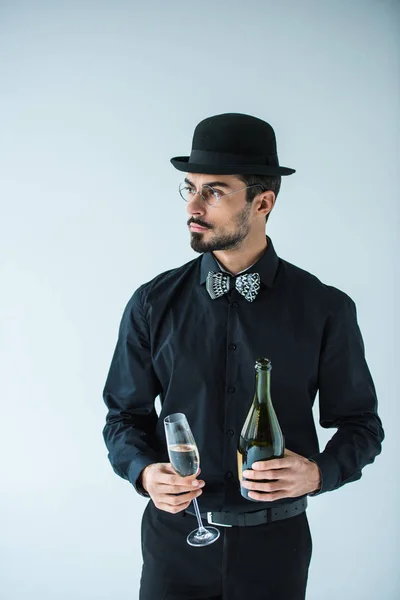 Homme à la mode avec champagne — Photo de stock