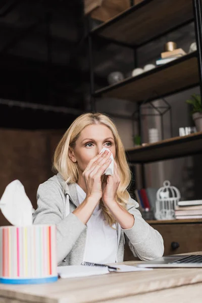 Sick woman at home — Stock Photo