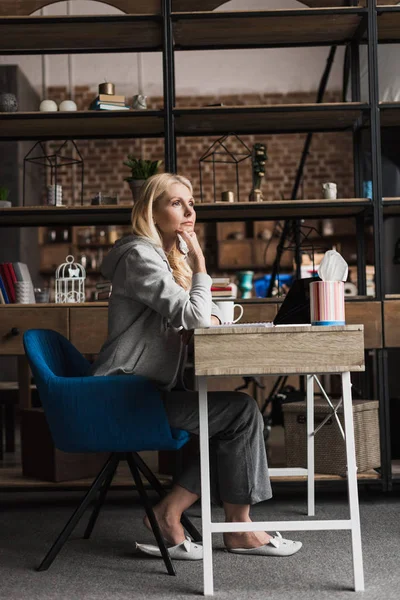 Sick woman at home — Stock Photo