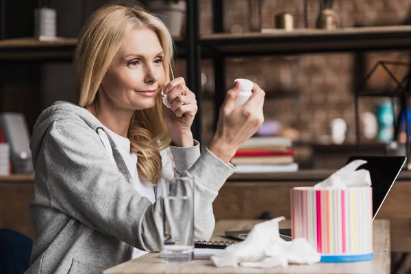 Sick woman at home — Stock Photo