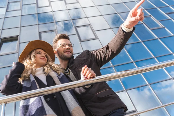 Young couple in autumn outfit — Stock Photo