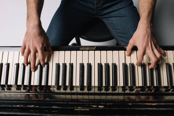 Playing piano — Stock Photo