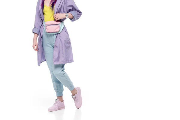 Plan recadré de femme en trench-coat violet avec tour de taille isolé sur blanc — Stock Photo