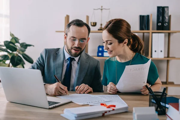 Advogado e cliente — Fotografia de Stock