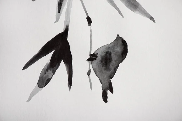 Японская живопись с птицей на ветке на белом фоне — стоковое фото