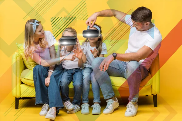 Glückliche Eltern mit Tochter und Sohn in Virtual-Reality-Headsets auf Sofa auf gelber, digitaler Illustration — Stockfoto