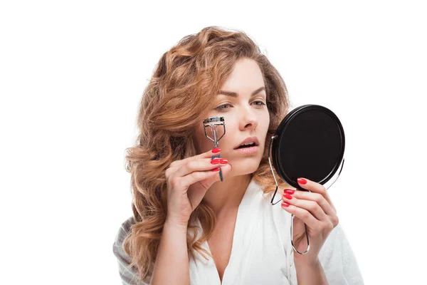 Woman curling eyelashes 3 — Stock Photo, Image