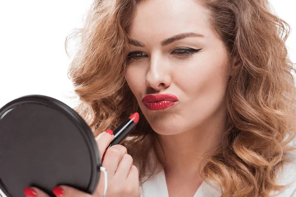 Mujer con lápiz labial rojo —  Fotos de Stock