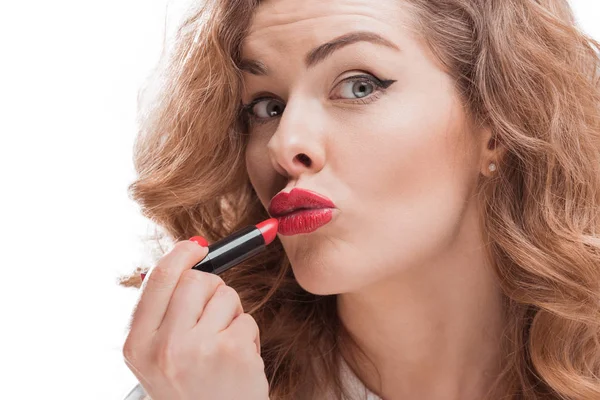 Frau mit rotem Lippenstift — Stockfoto