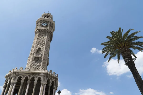 IZMIR, TURQUÍA, Torre del Reloj en la Plaza Konak — Foto de Stock