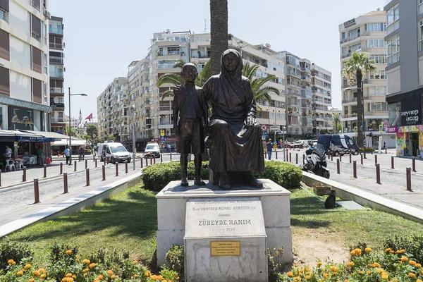 Mustafa Kemal Ataturk Infancia Madre Zubeyde Hanim Izmir Turquía — Foto de Stock