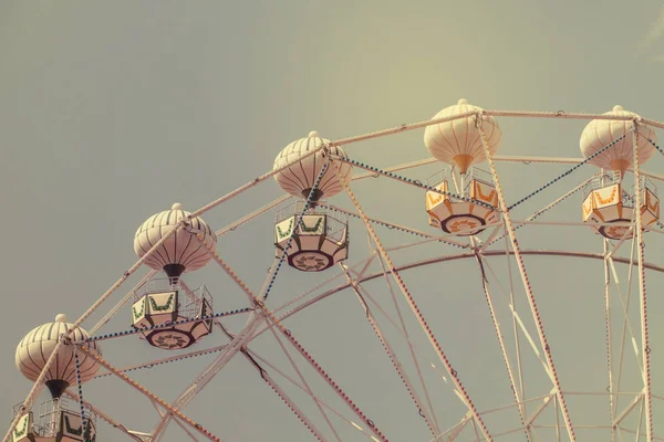 Grande Roue Sur Fond Ciel Bleu — Photo