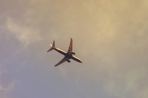 Airplane In The Sky, Underside, Bottom Side