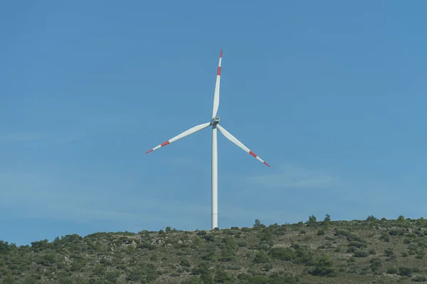 Turbinas Eólicas Verdes Colinas Primavera — Foto de Stock