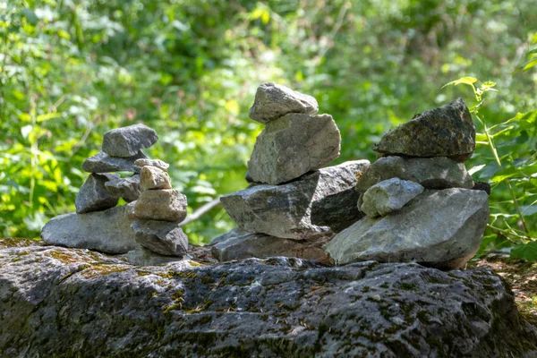 O monte de pedras chamado CAIRN no Parque Ruskeala — Fotografia de Stock