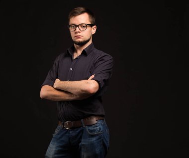 Kendine güvenen delikanlı