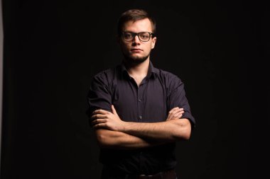 Kendine güvenen delikanlı