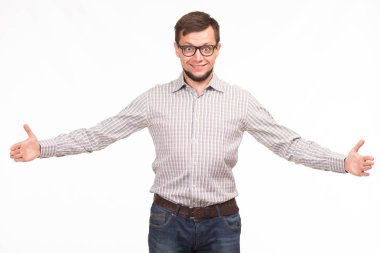 Sunu gösterilen, afiş üzerinde işaret mutlu delikanlı