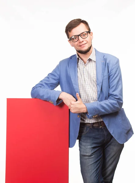 Fiatal boldog ember bemutató prezentáció, rámutatva a plakát — Stock Fotó