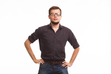 Sunu gösterilen, afiş üzerinde işaret kendine güvenen delikanlı