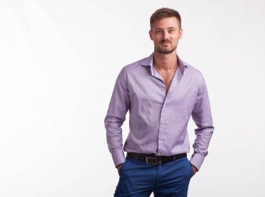 Kendine güvenen delikanlı