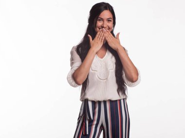 Mutlu kadın eller tarafından gösterilen