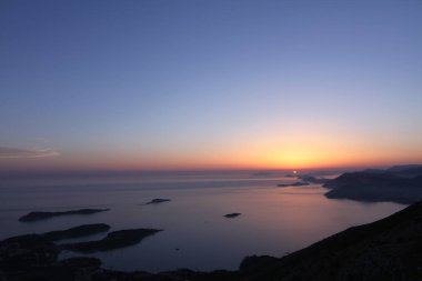 Adriyatik Denizi Hırvatistan üzerinden günbatımı.