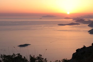 Adriyatik Denizi Hırvatistan üzerinden günbatımı.