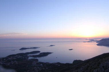 Adriyatik Denizi Hırvatistan üzerinden günbatımı.