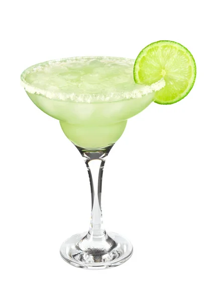 Cóctel clásico Margarita con lima y sal . — Foto de Stock